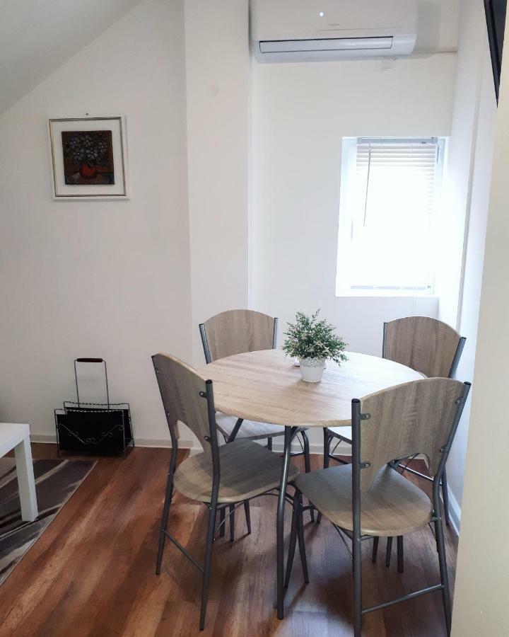 Apartman Lena Tusilovic Exterior foto